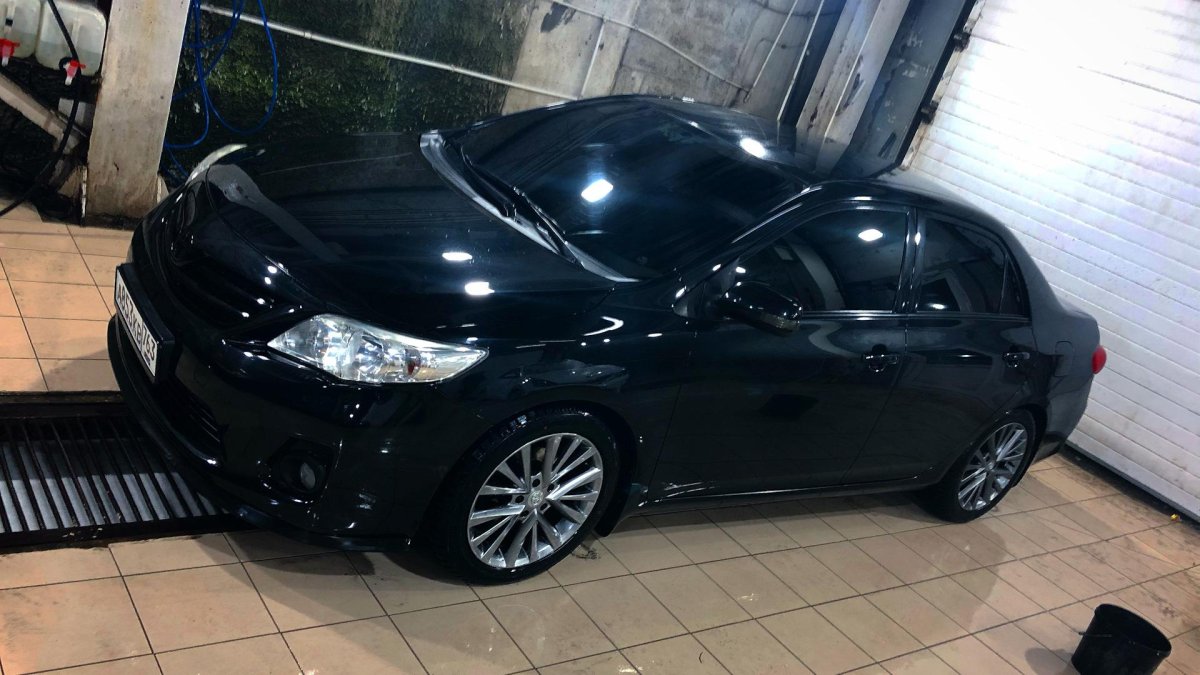 Тойота Королла 150 черная