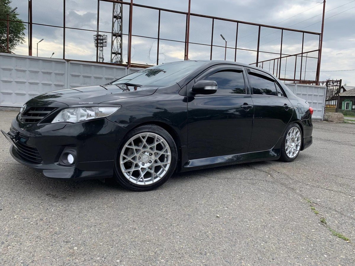 Тойота Королла 150 черная