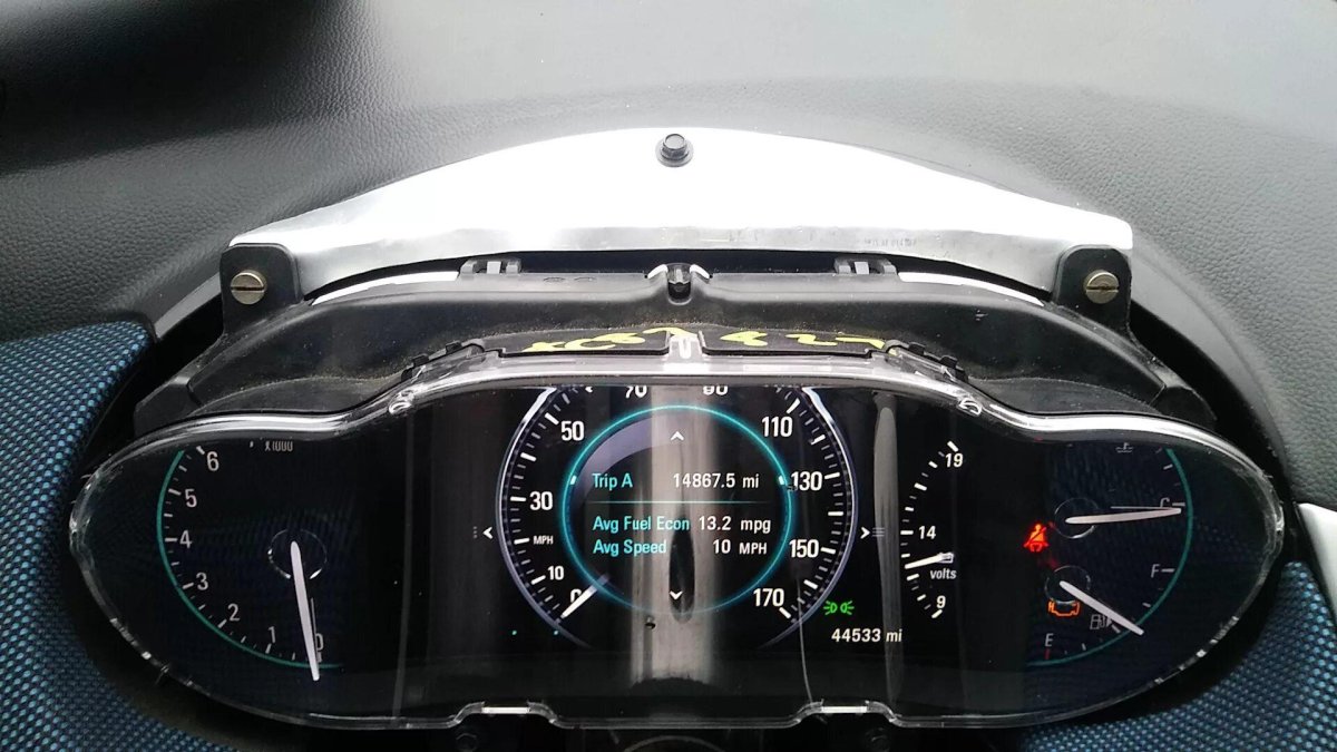 Chevrolet Cruze приборная панель