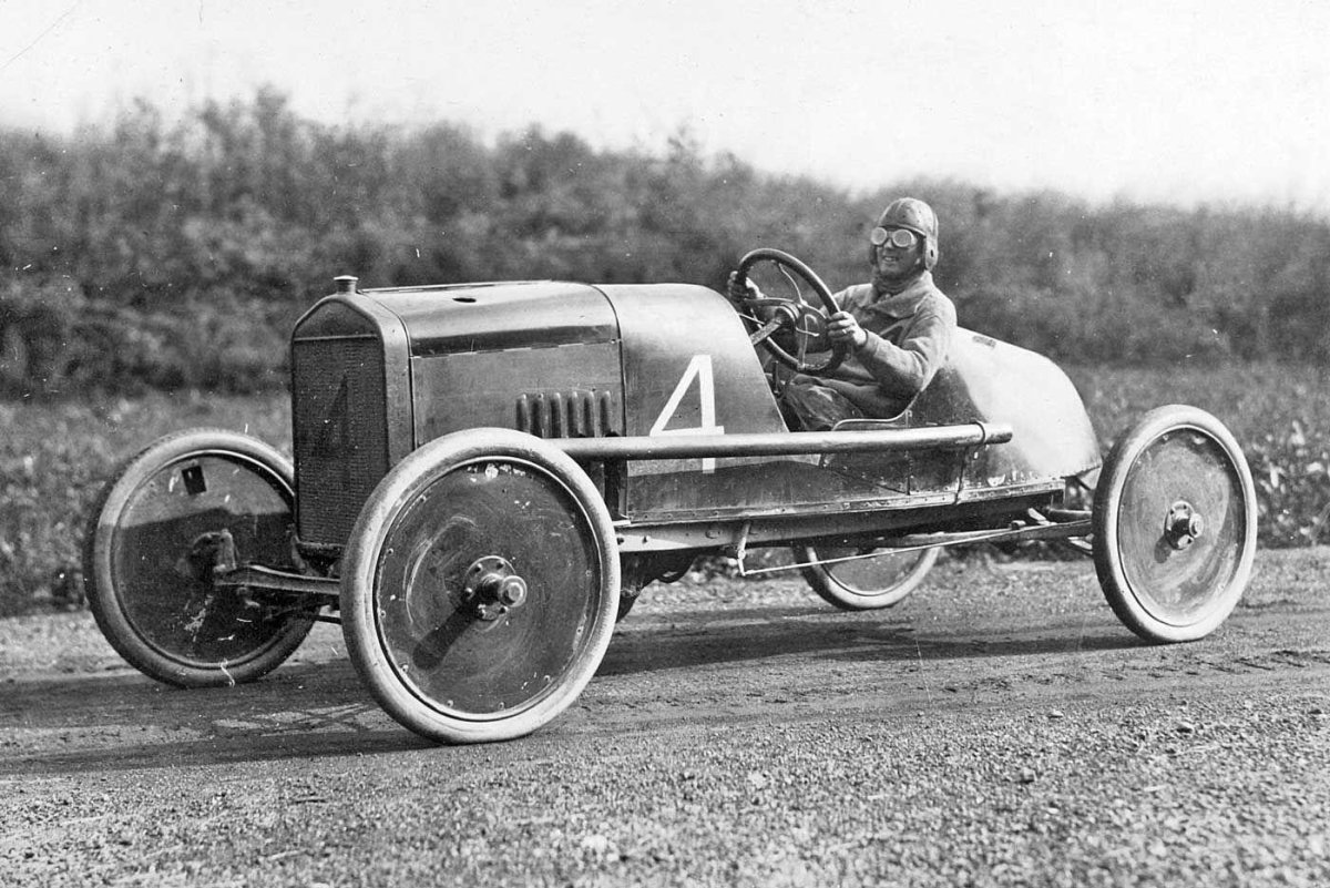 Старые гоночные автомобили