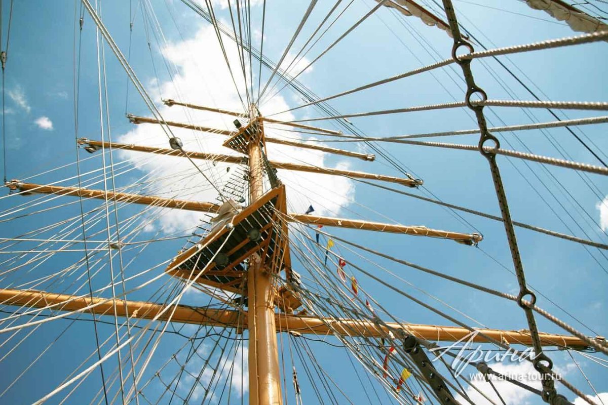 Грот мачта парусного судна