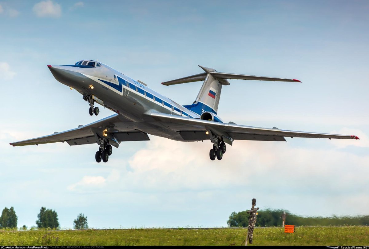 Самолет ту-134 УБЛ