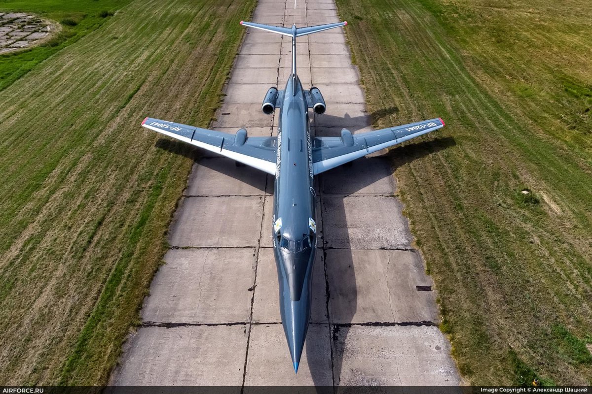 Учебно-тренировочный самолёт ту-134убл