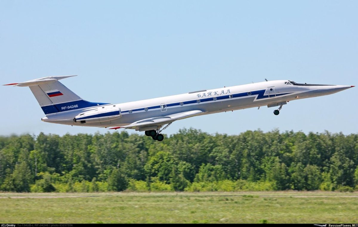 Ту-134убл Волга