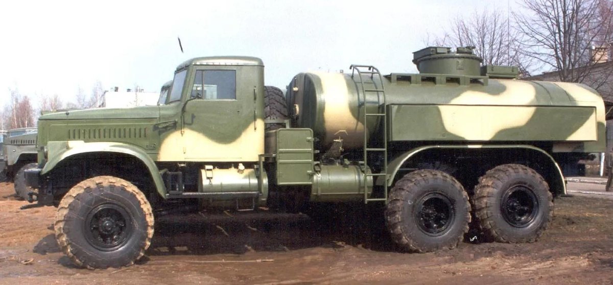 КРАЗ 255 топливозаправщик