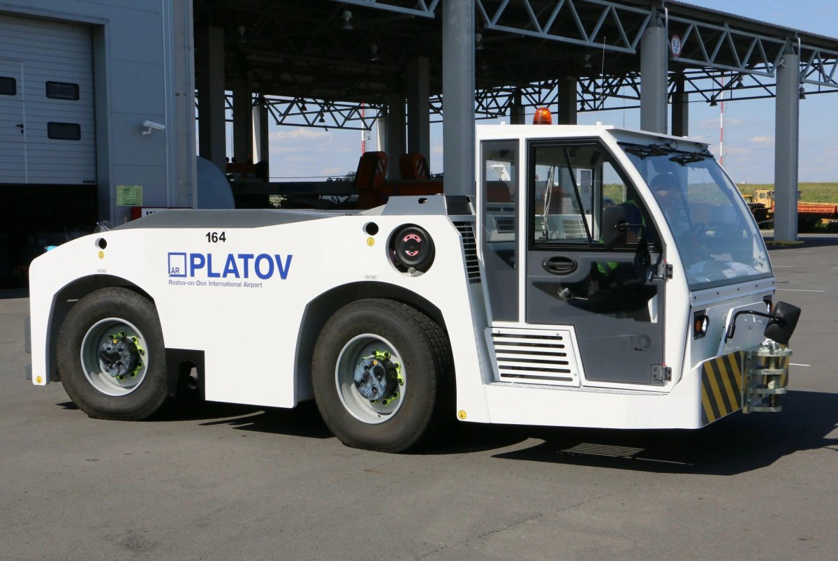 Аэродромный тягач TLD