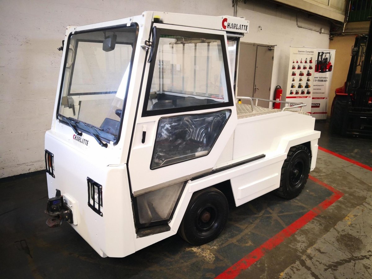 Багажный тягач