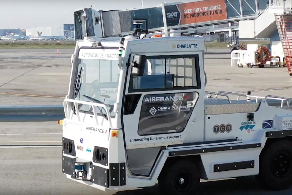 Аэродромный багажный тягач Tae 20