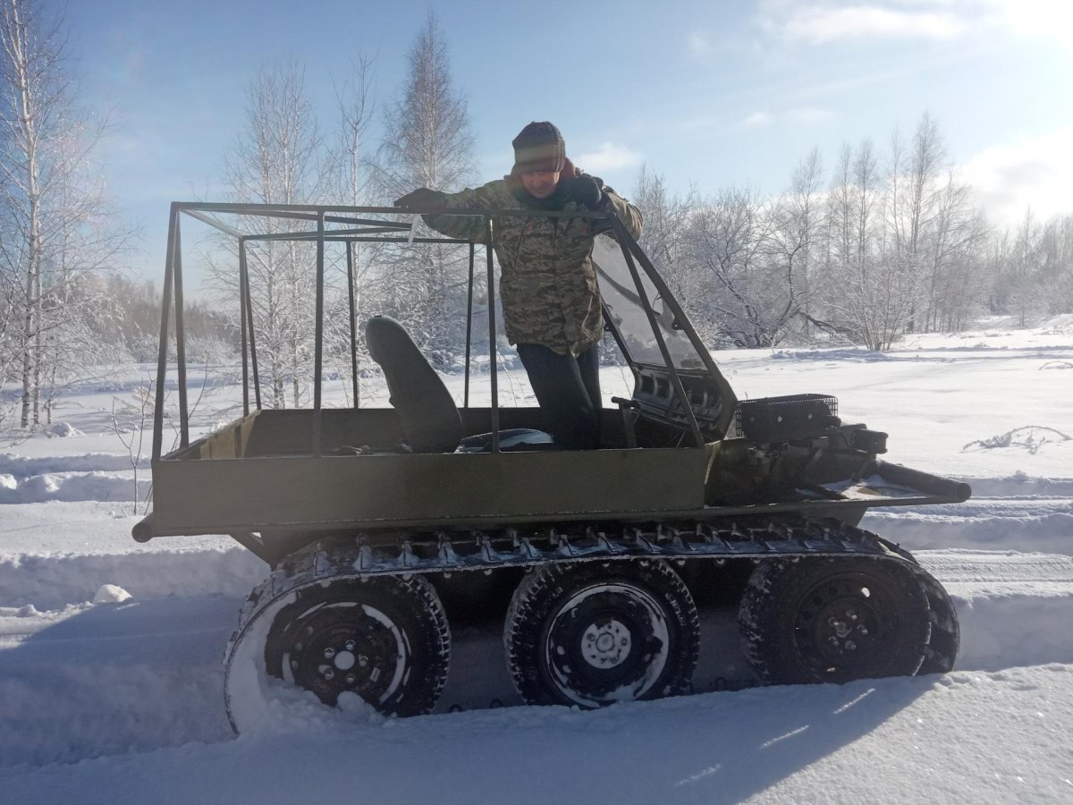 Гусеничный вездеход с вариатором сафари