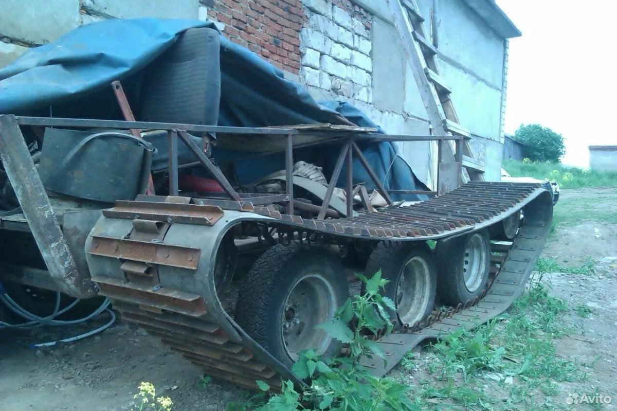 Гусеничный снегоболотоход НГТУ 2401