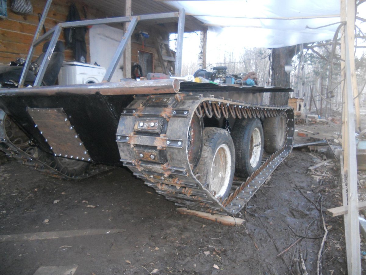 Гусеничный вездеход Юкон