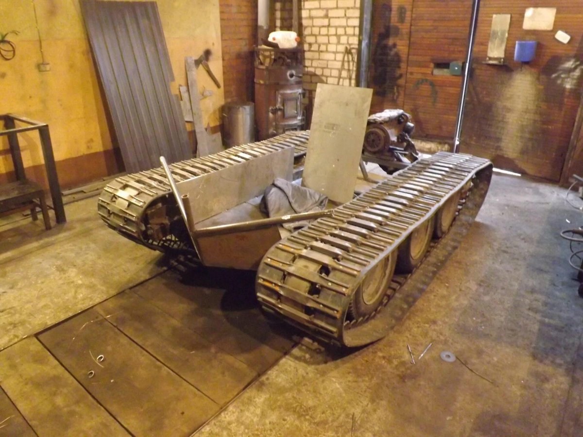 Самодельный гусеничный болотоход