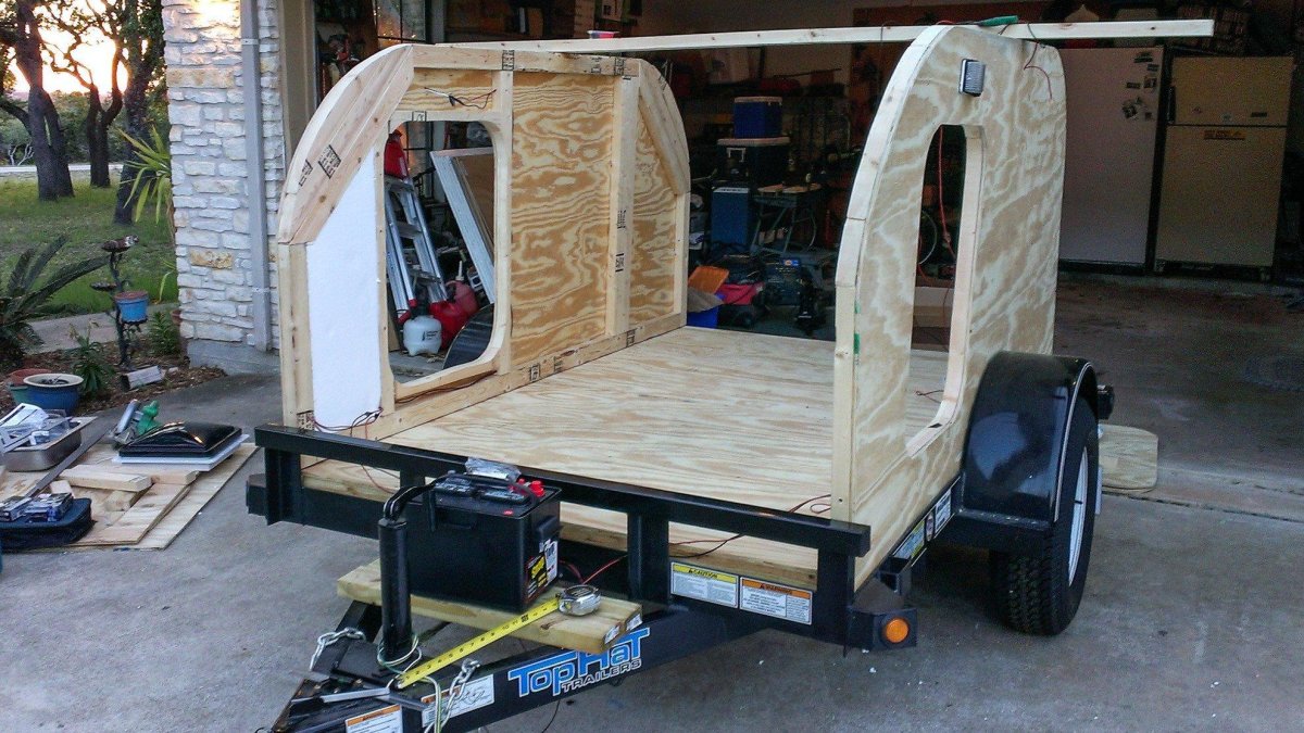 Автодом из автомобильного прицепа