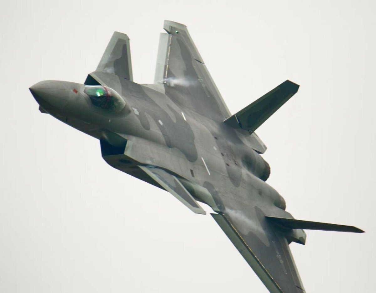 J-20 истребитель