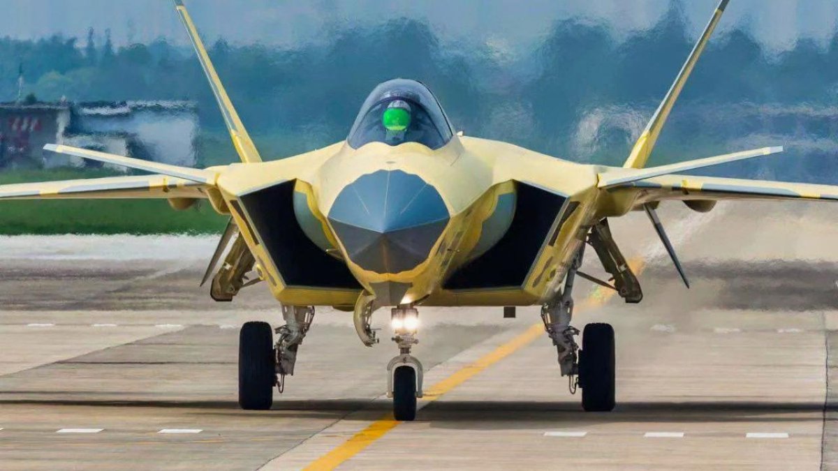 J-20 истребитель пятого поколения