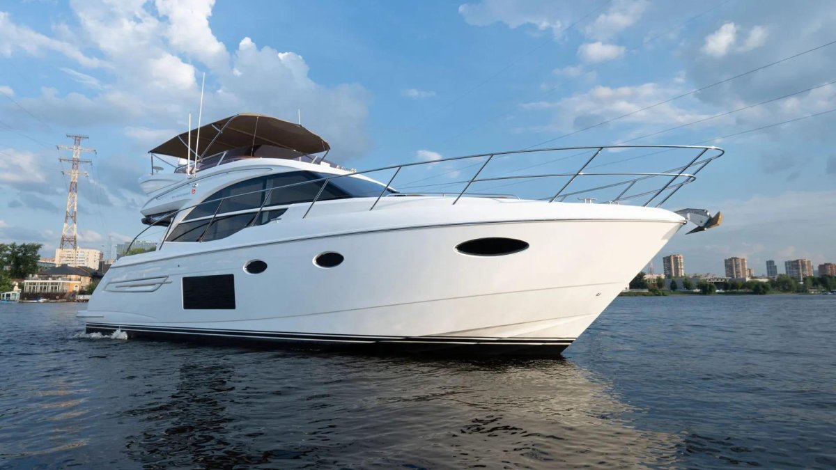 Яхты Princess с флайбриджем