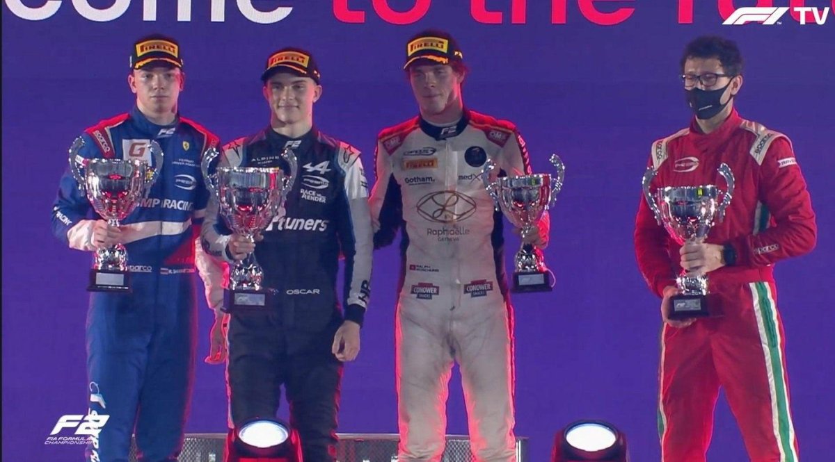 Тео пуршер гонщик