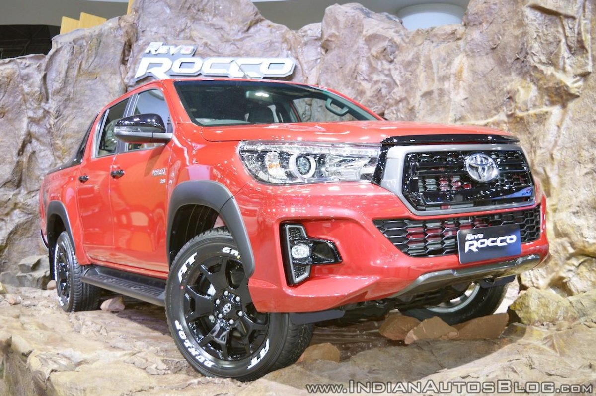 Бампер передний Hilux Revo Rocco