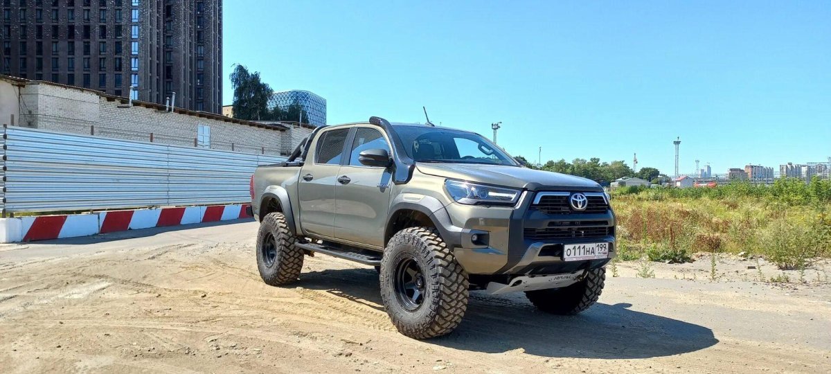 Тойота Хайлюкс Рево