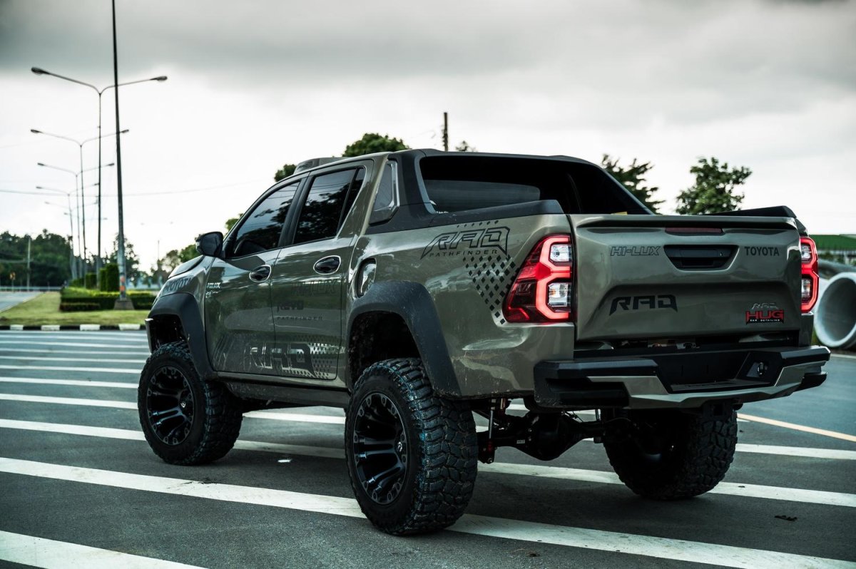 Тойота Хайлюкс Раптор