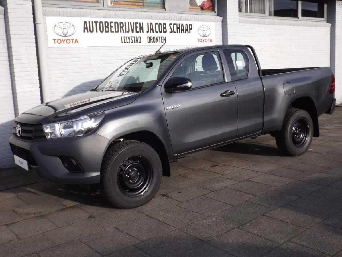 Toyota Hilux Extra Cab
