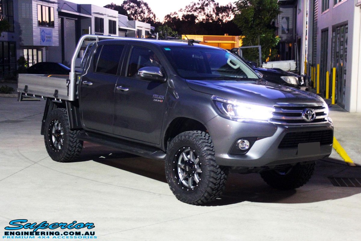 Тойота Хайлюкс Рево