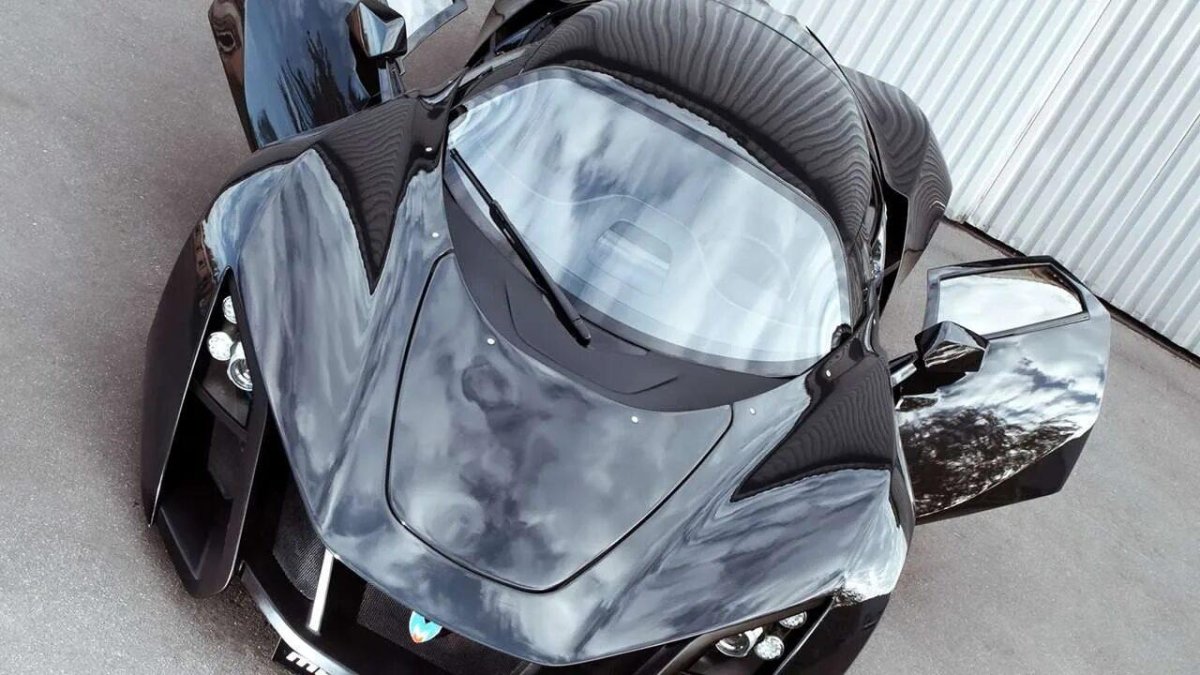 Машина Marussia b2