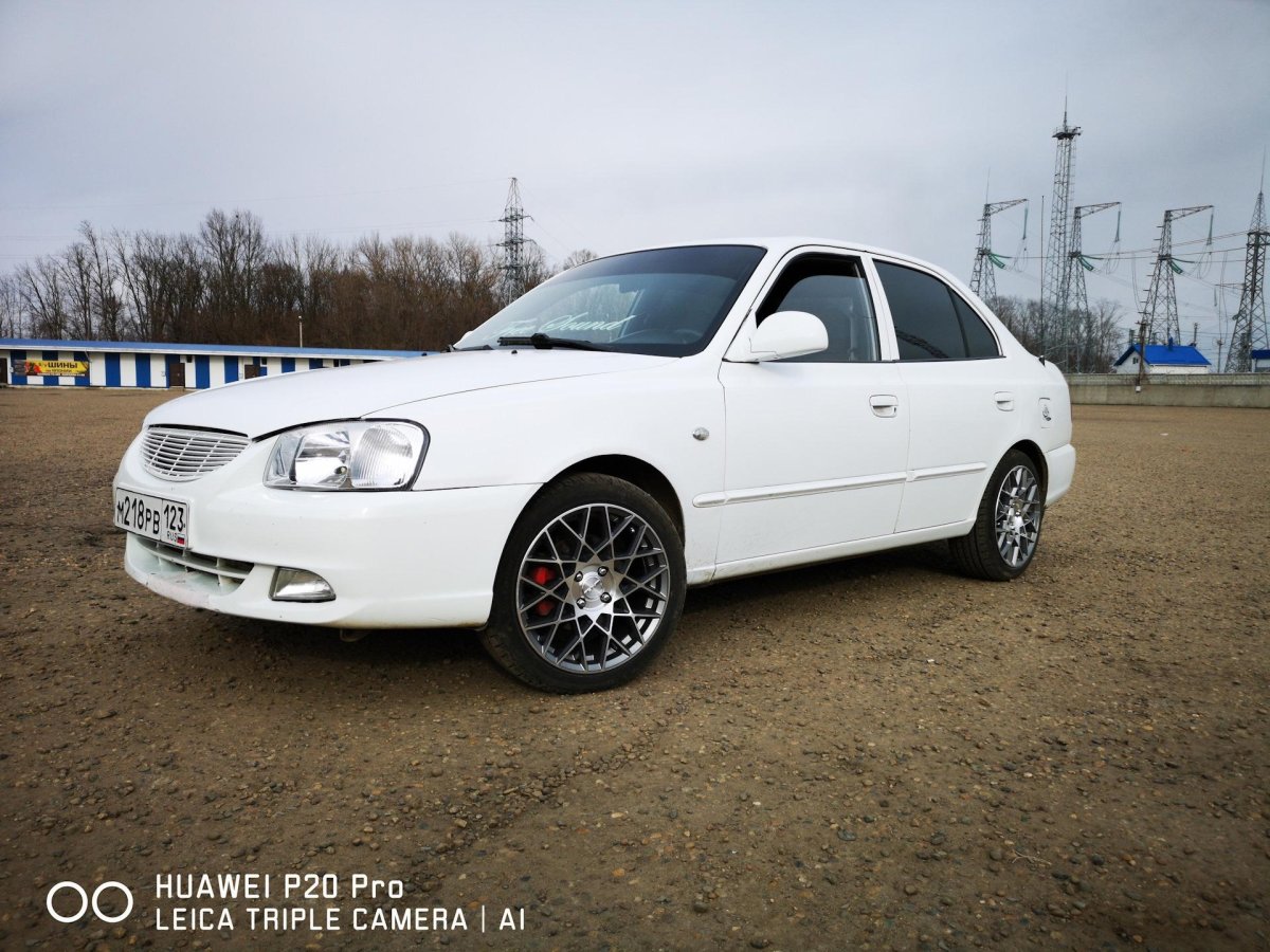 Hyundai Accent 195/45 r16