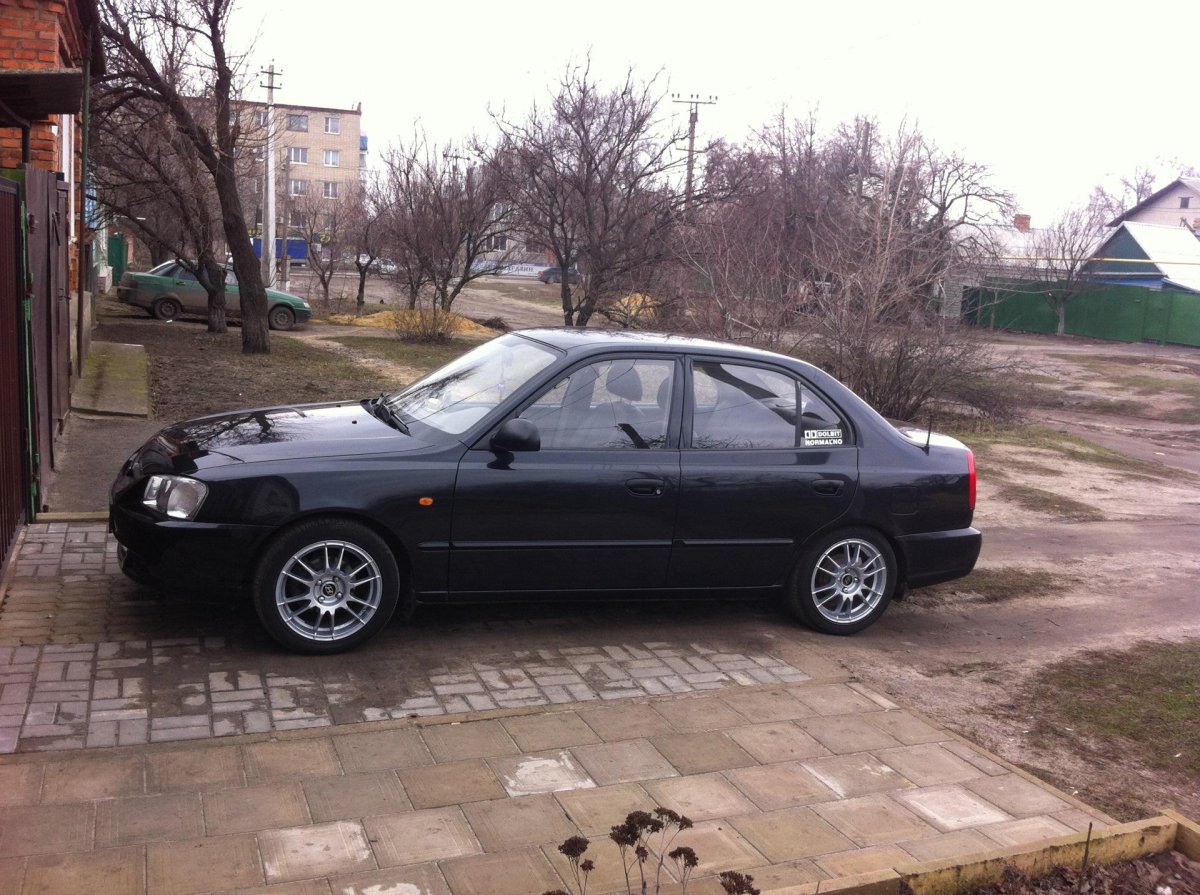 Hyundai Accent r15