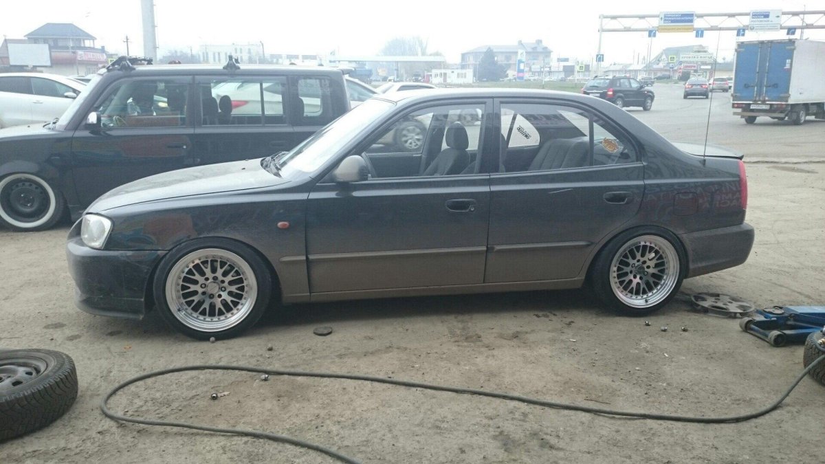 Акцент на дисках r16