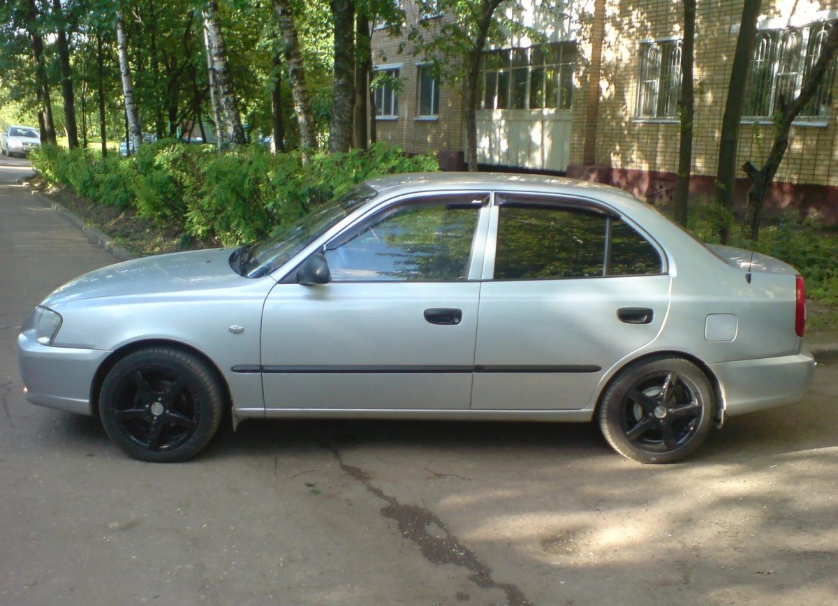 Хендай акцент на дисках r15