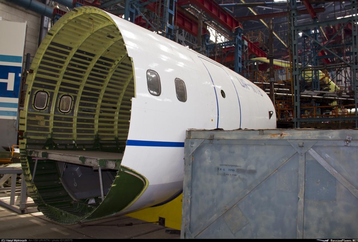 Самолет АН 158