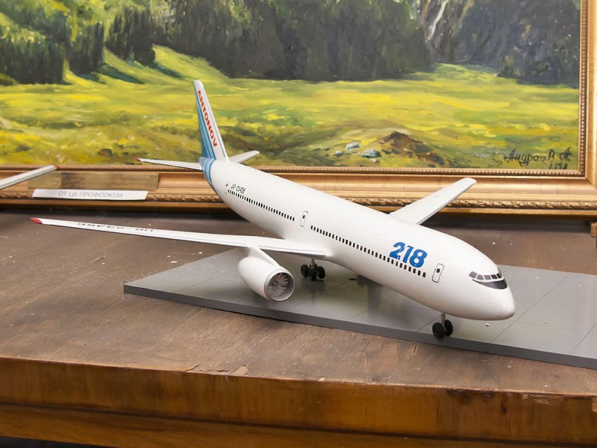 АН-218 пассажирский самолёт