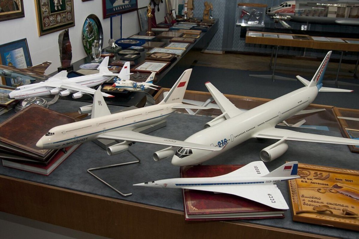 Пассажирский Руслан АН-418