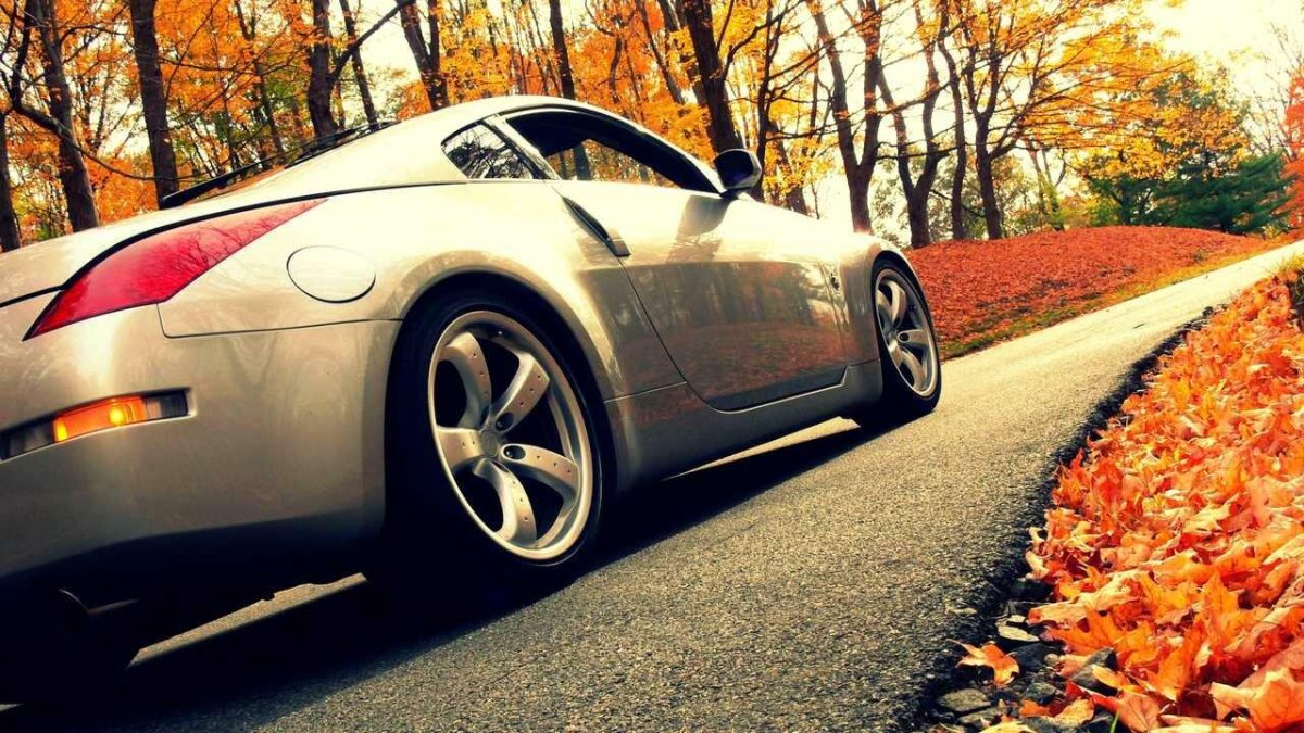 Золотой Ниссан 350z