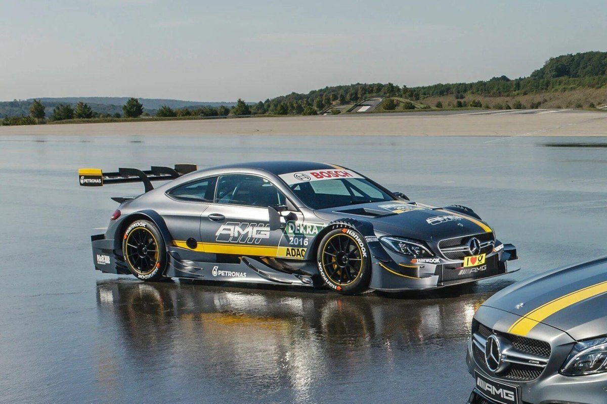 Mercedes-AMG c63 DTM