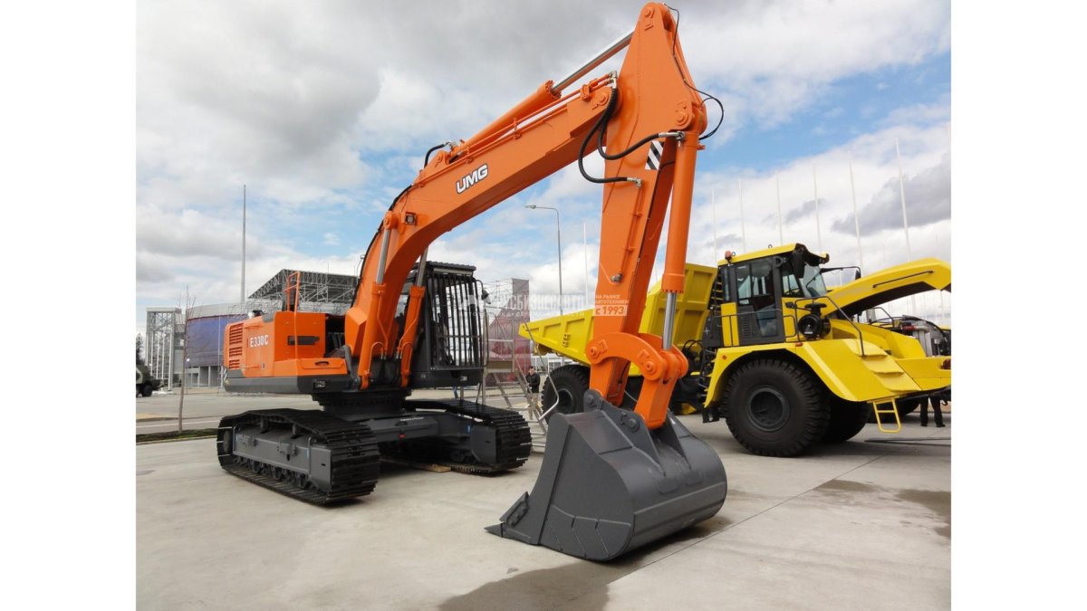 Экскаватор UMG e330c