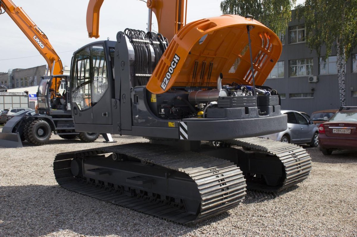Экскаватор UMG е200с