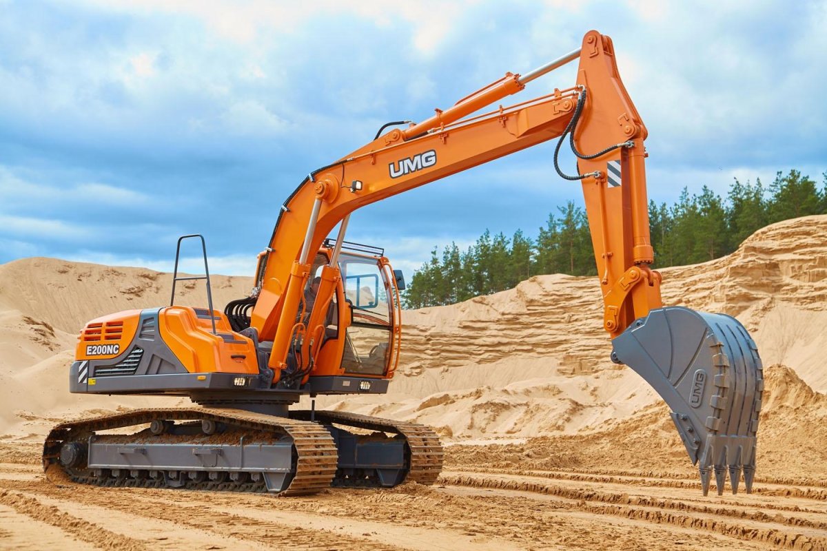 Экскаватор одноковшовый гусеничный TX 220 UMG