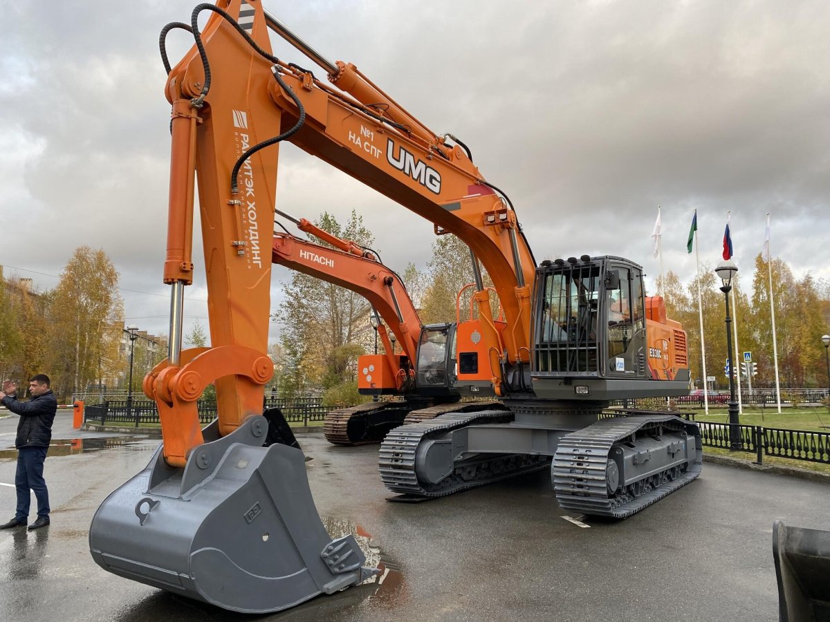 Экскаватор новый