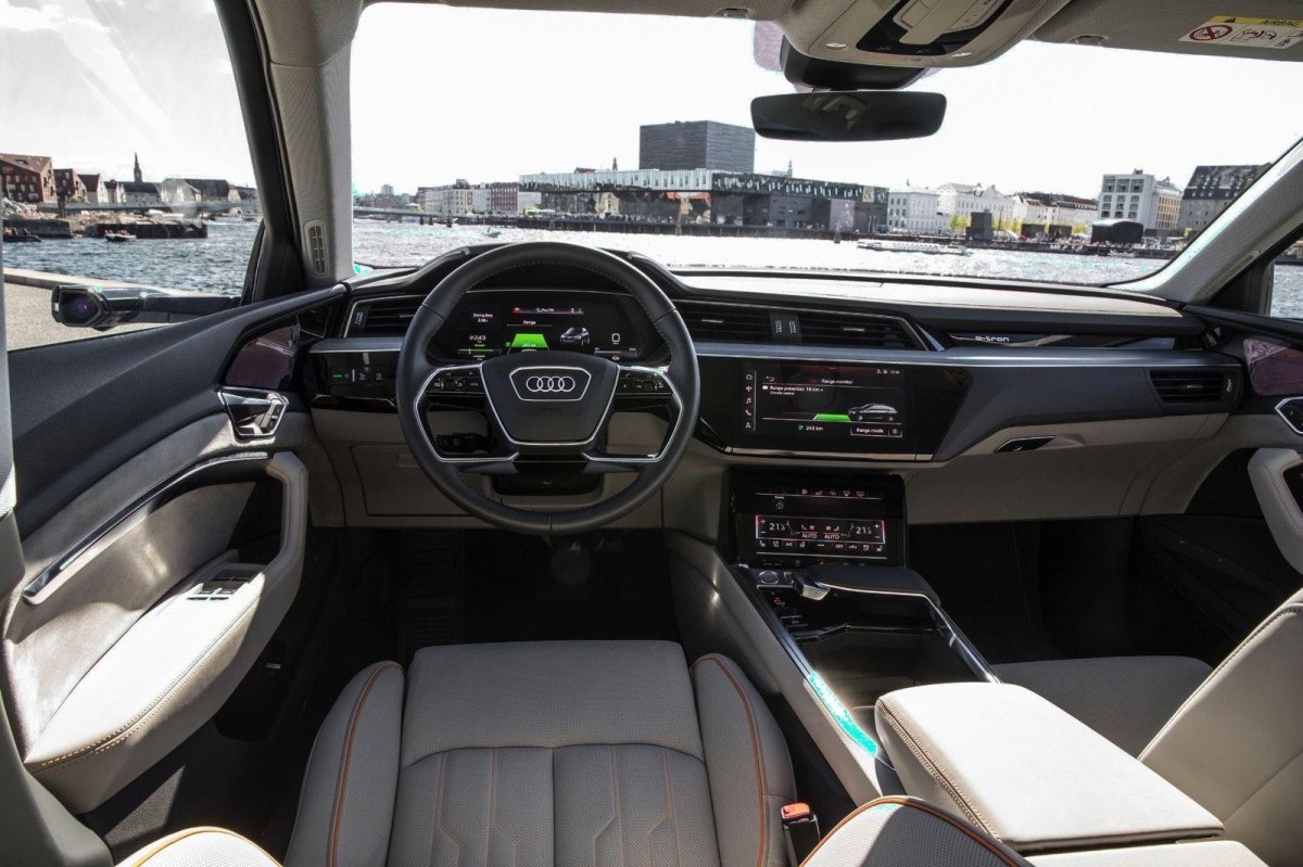 Ауди e-tron салон