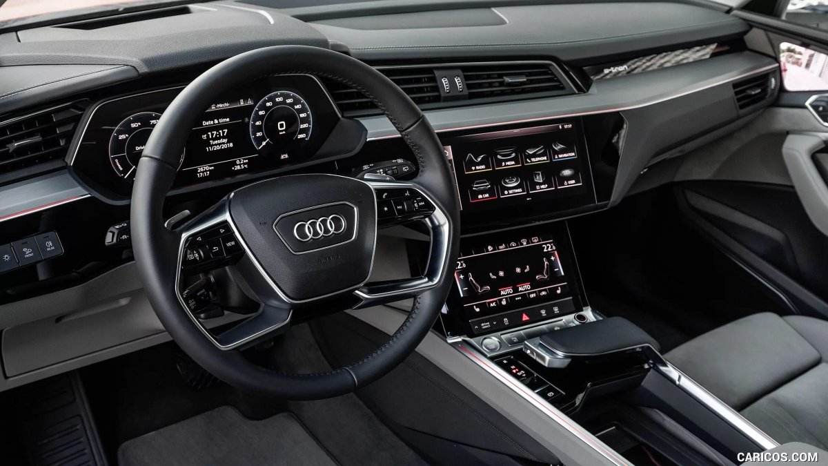 Audi e-tron 55 quattro салон