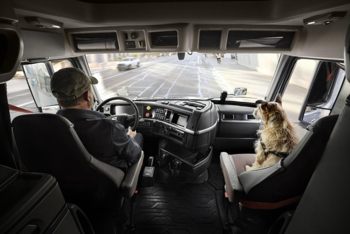 Truck Volvo VNL 860 салон