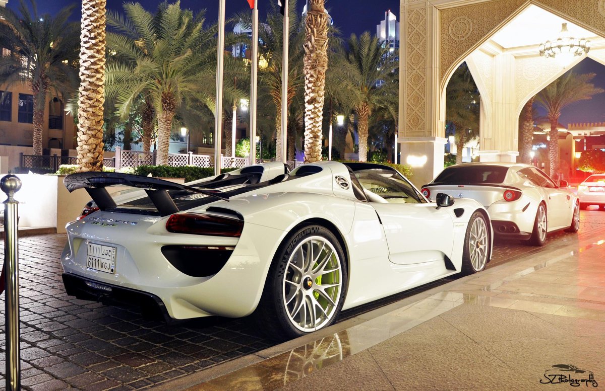 Порше 918 Spyder Dubai.