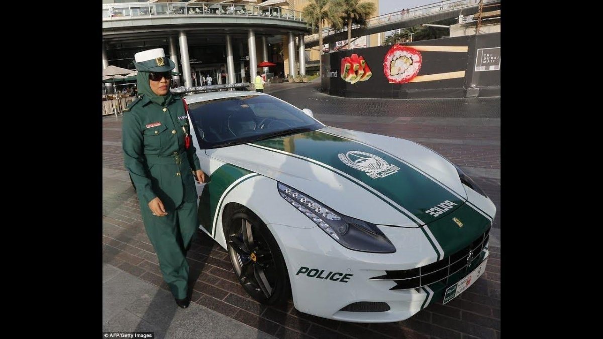 Полиция Дубая Бугатти