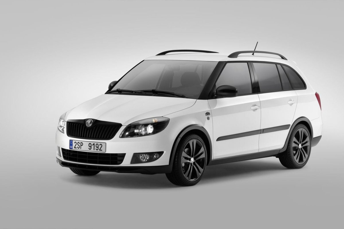 Шкода Фабия универсал 2013 года