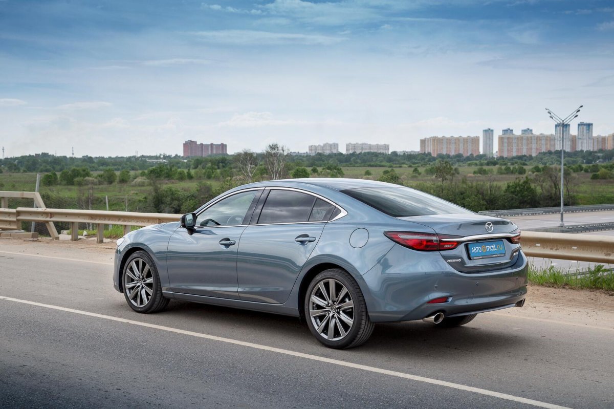 Мазда Камри