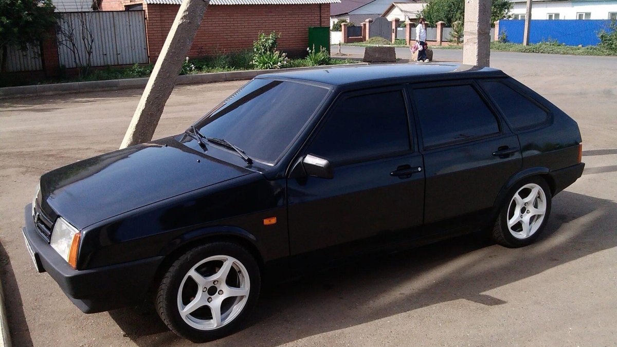 ВАЗ 2109 черная
