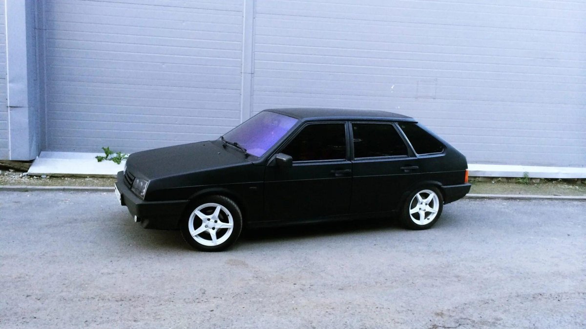 ВАЗ 2109 черная тонированная