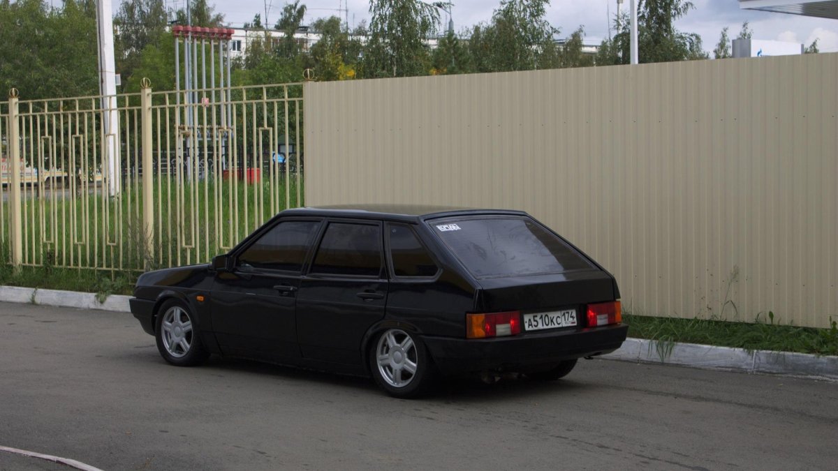 ВАЗ 2109 черная r15